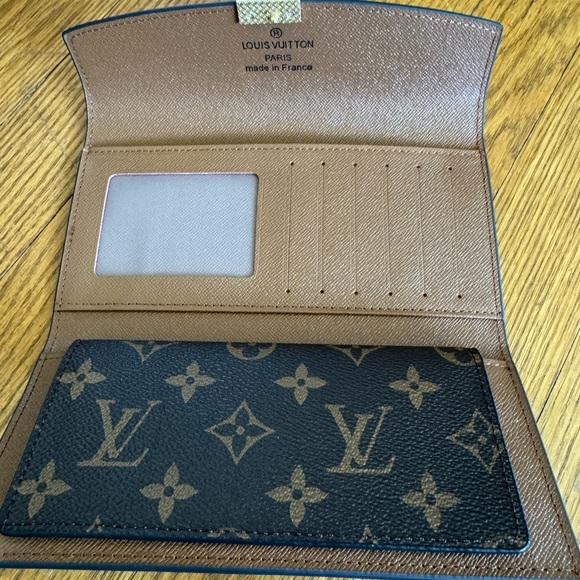 Designer look monogram print Wallet - Picture 3 of 5